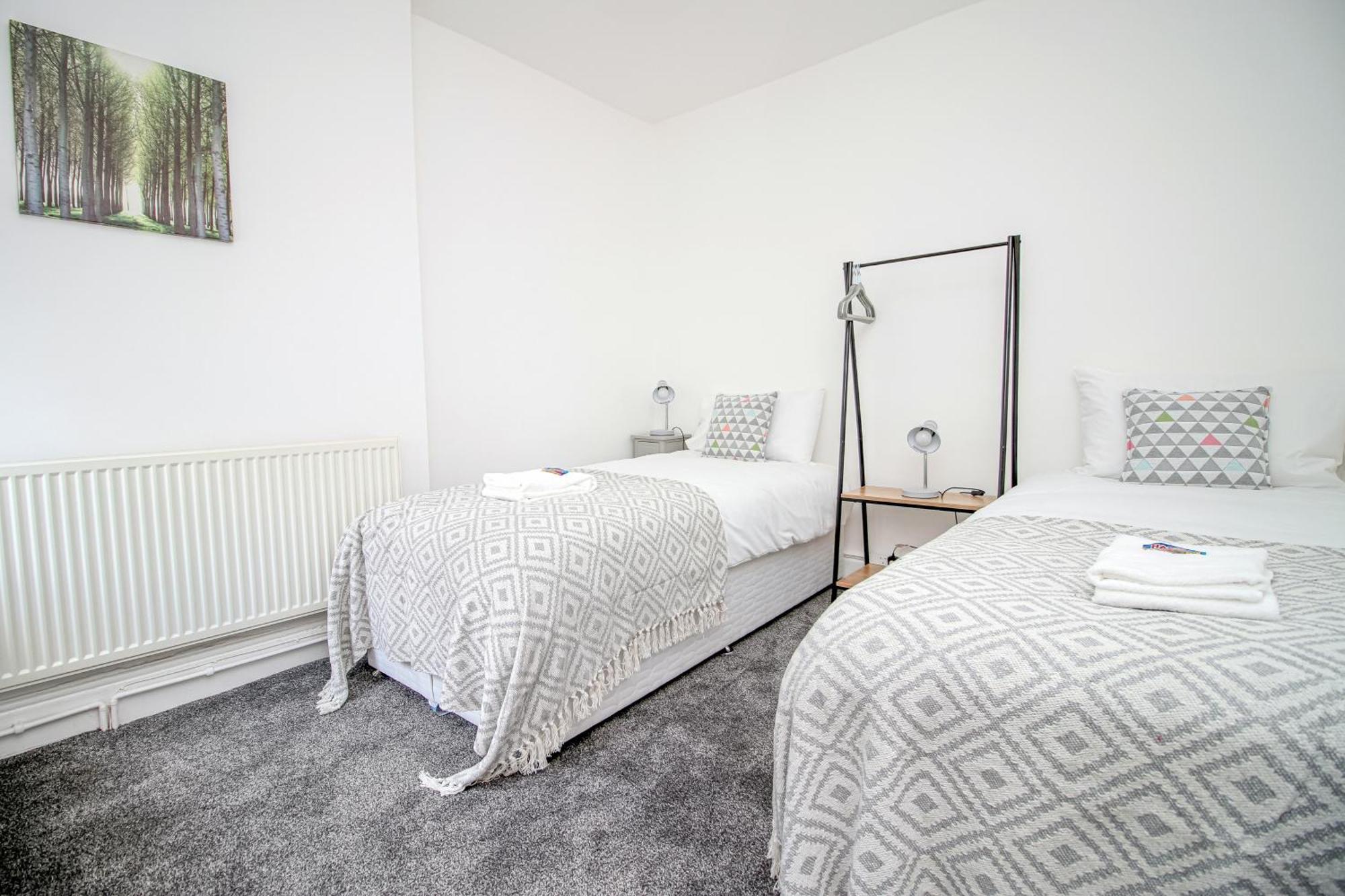 Norton Terrace Charming Home In The Beautiful Afan Forest By Staystaycations Port Talbot Kültér fotó